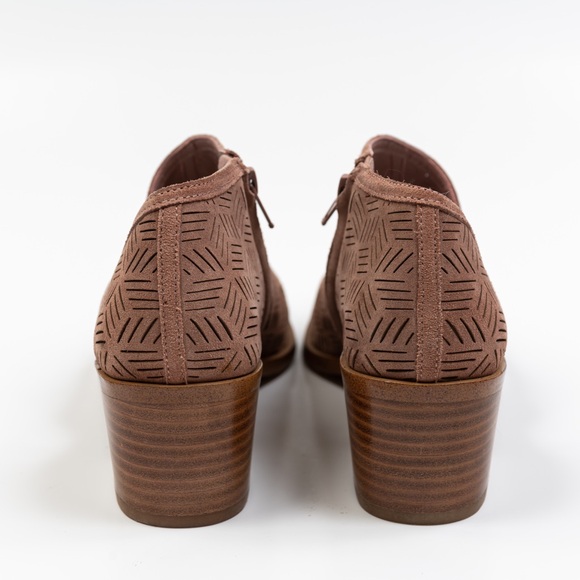 1. State Iddah Perforated Cutaway Bootie size 7 - Picture 6 of 11